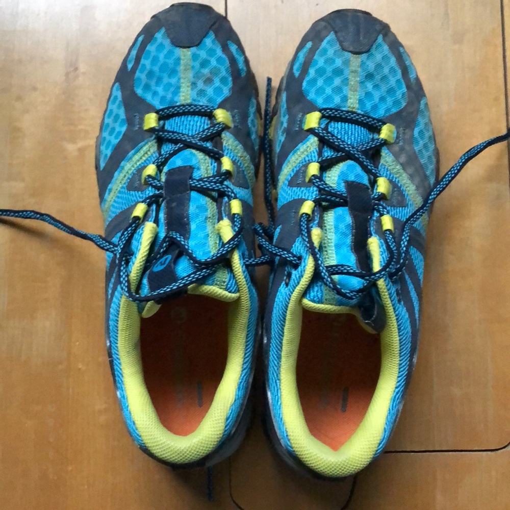 Merrell hiking shoe